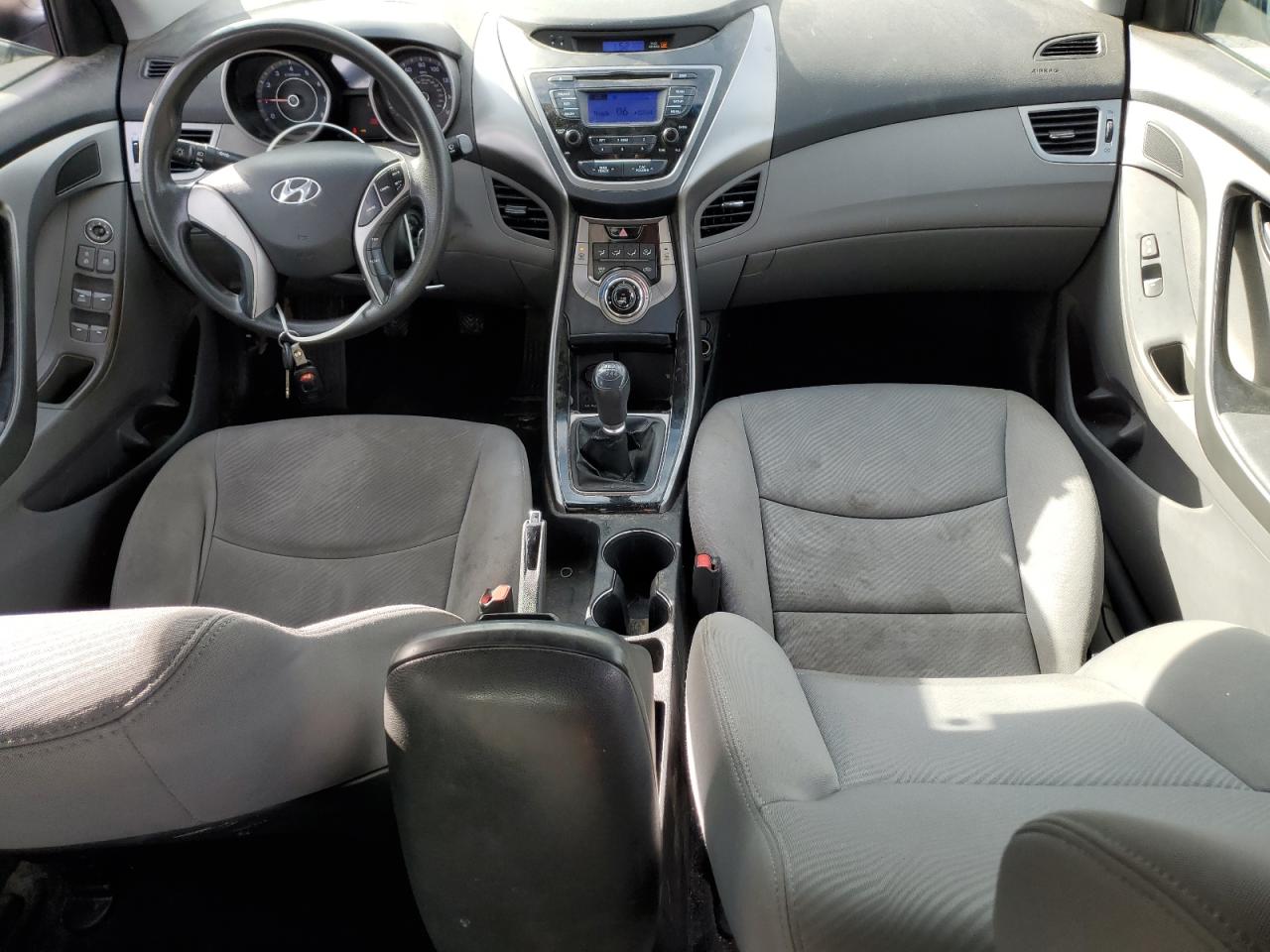 2013 Hyundai Elantra - Image 8