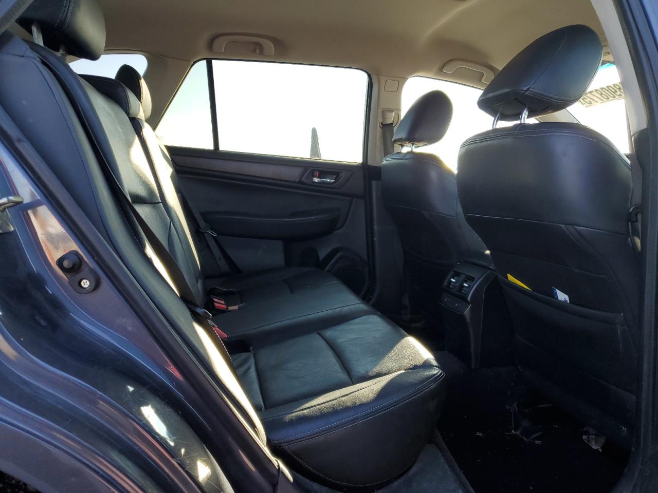 2015 Subaru Outback - Image 10