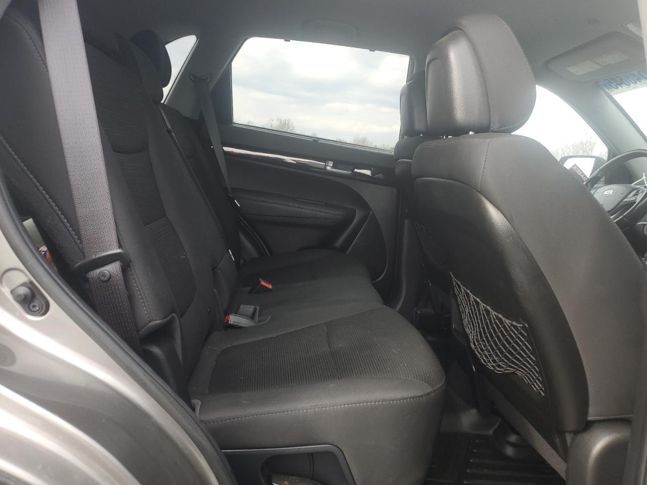 2014 Kia Sorento - Image 12