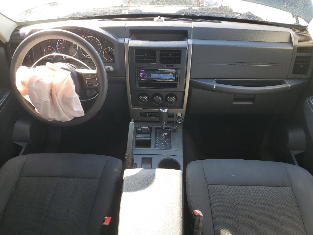 2012 Jeep Liberty (North America) - Image 8