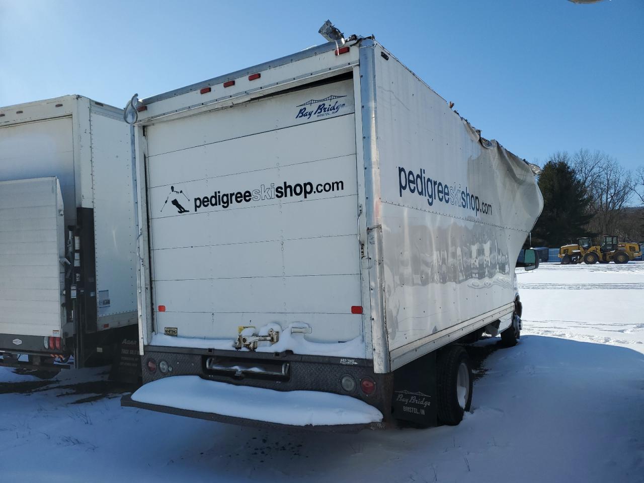 2011 Chevrolet Express - Image 4