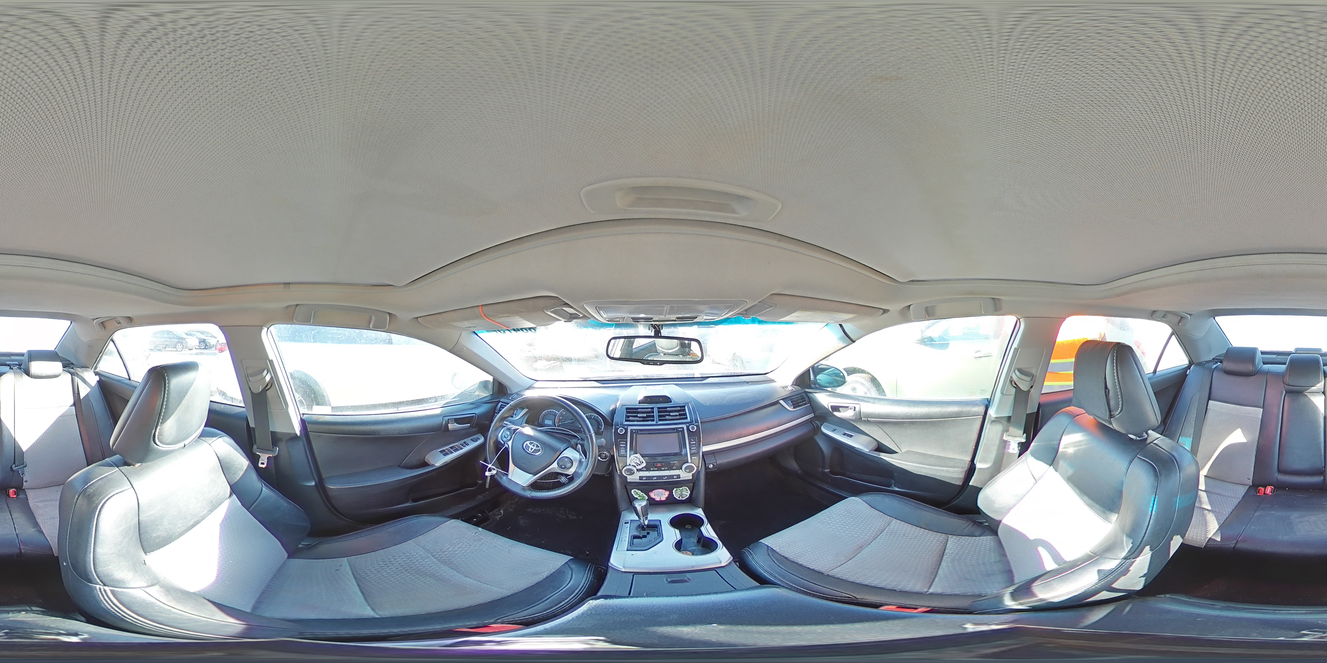 2013 Toyota Camry - Image 15