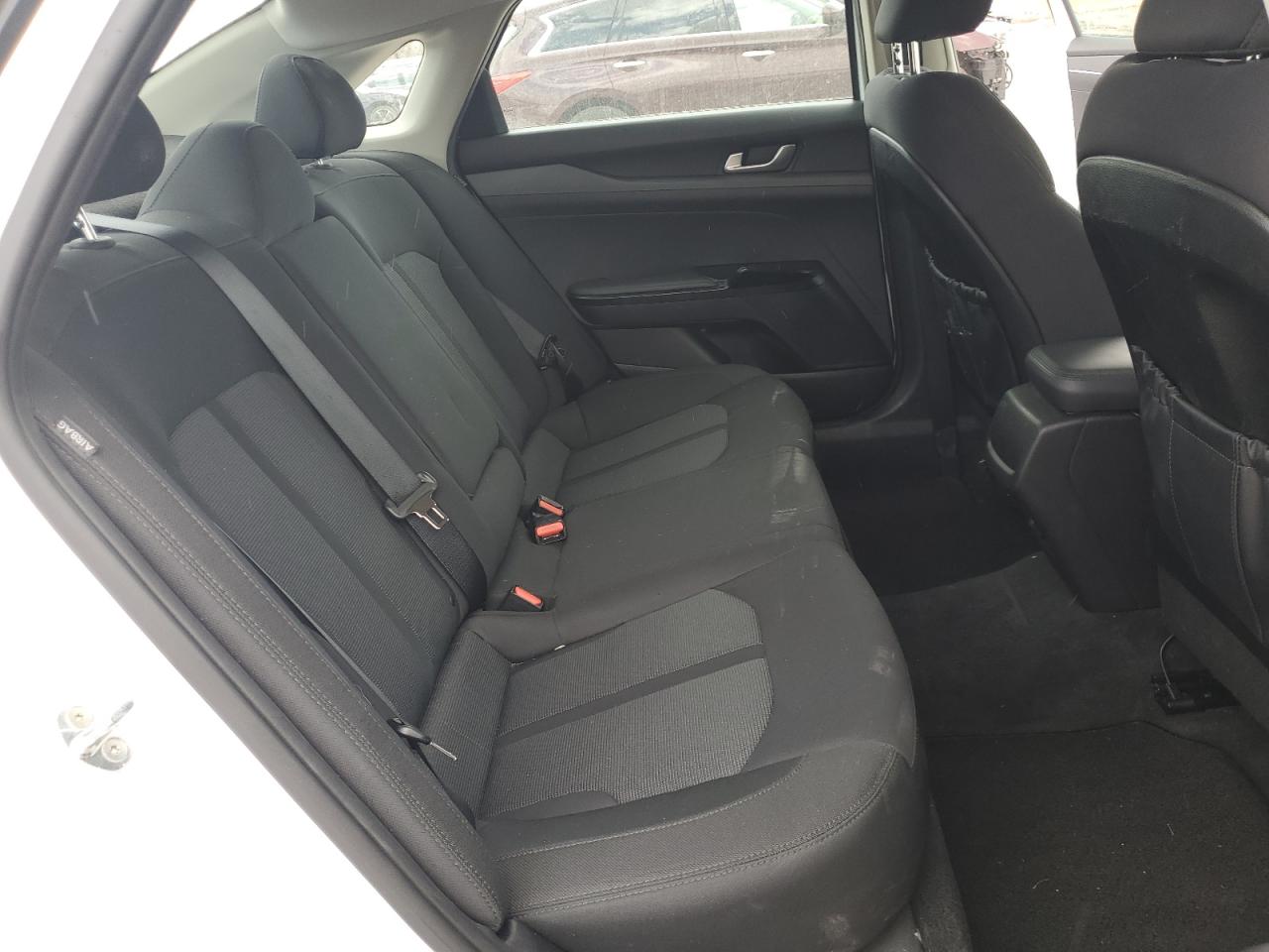 2023 Kia K5 - Image 10