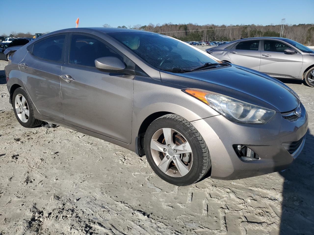 2013 Hyundai Elantra - Image 4