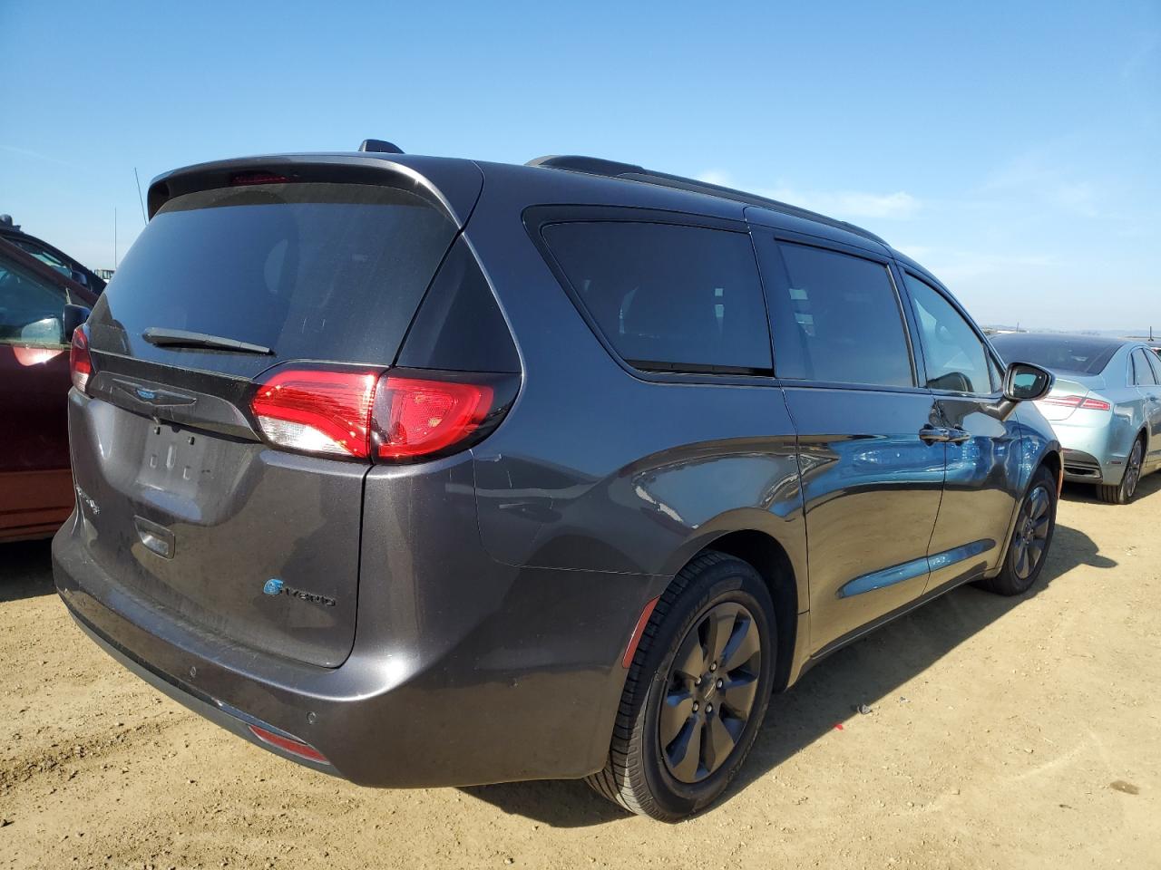 2019 Chrysler Pacifica - Image 3