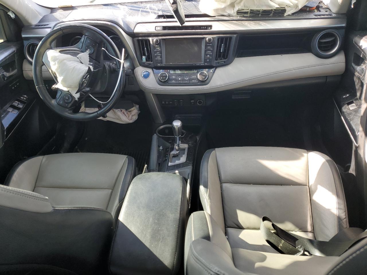 2017 Toyota RAV 4 - Image 8