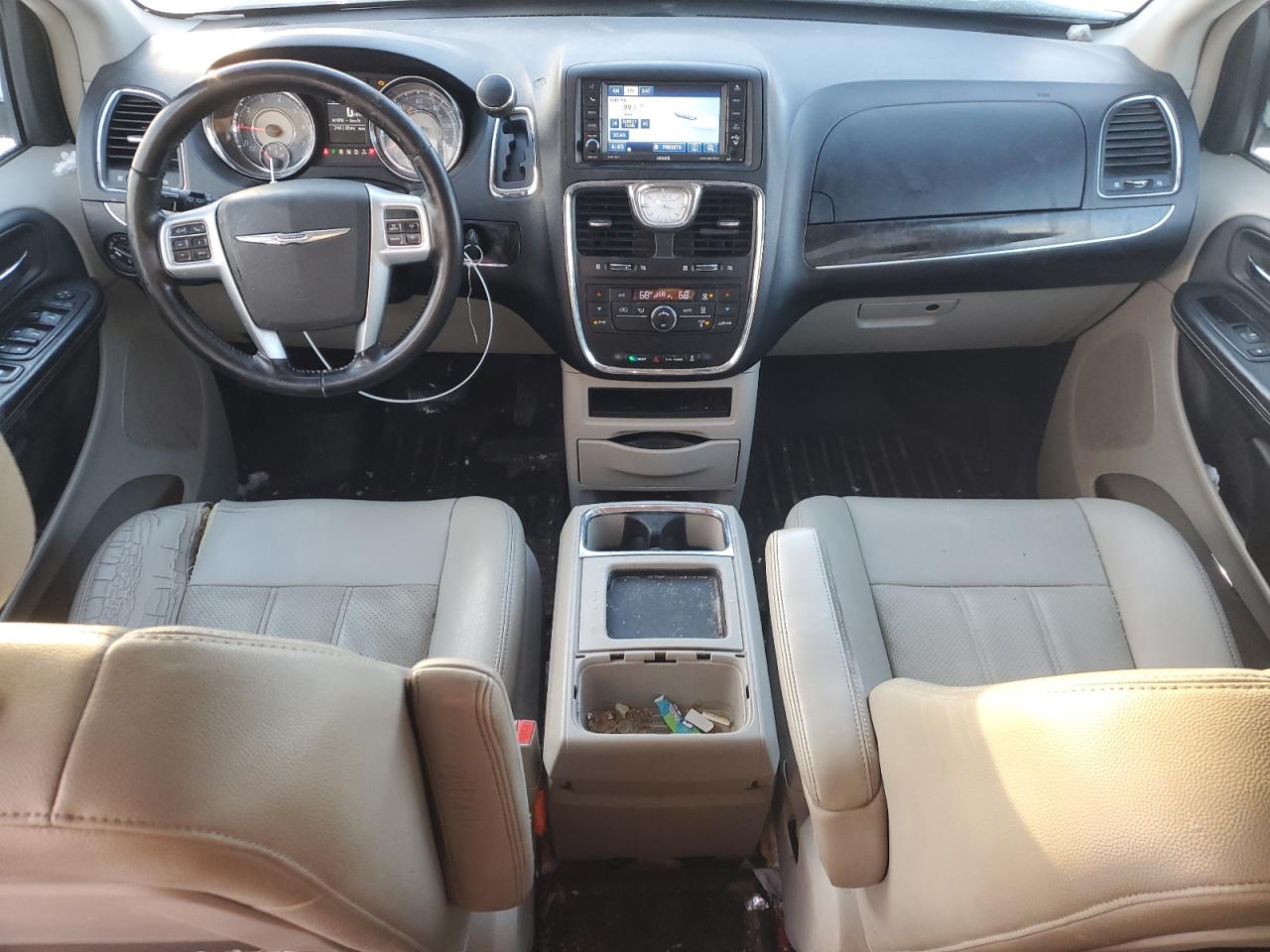2012 Chrysler Town & Country - Image 8
