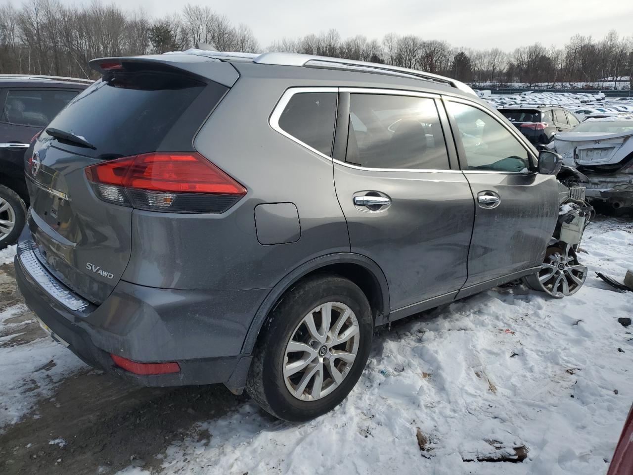 2017 Nissan Rogue - Image 3