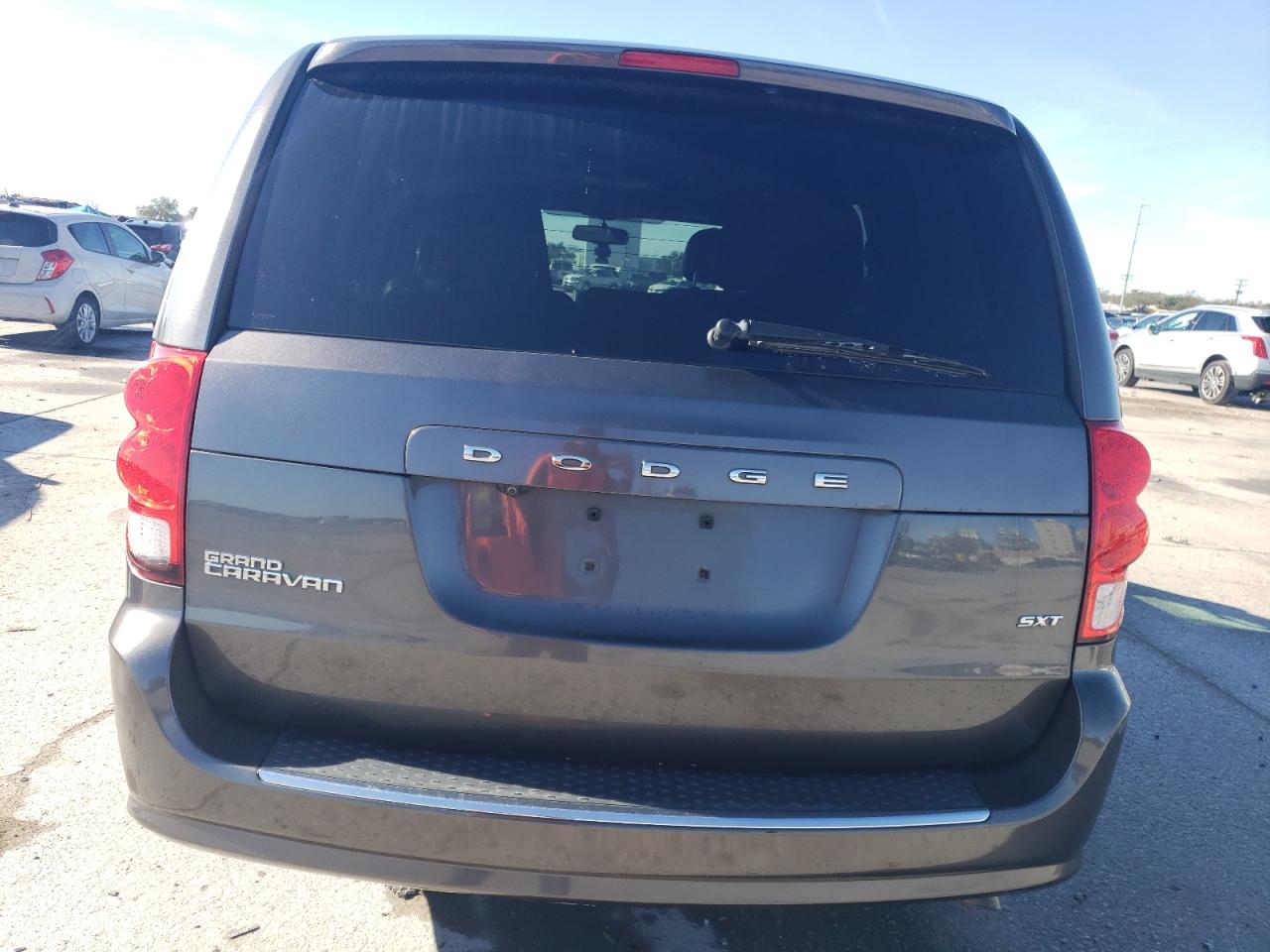 2016 Dodge Caravan - Image 6