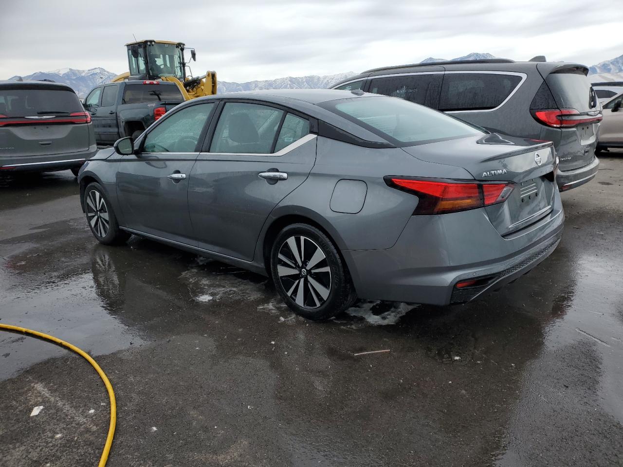 2021 Nissan Altima - Image 2