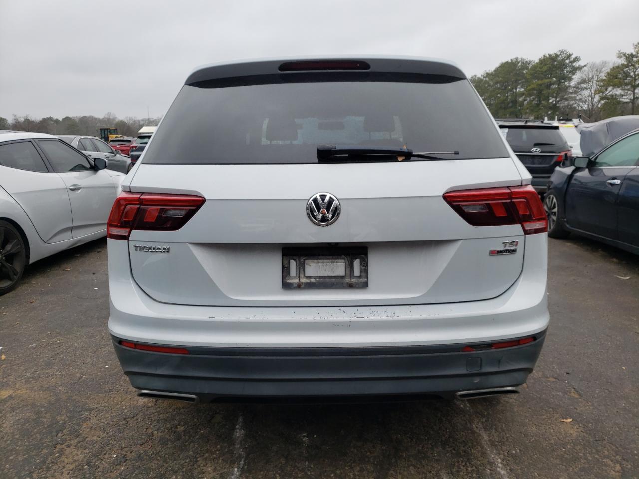 2018 Volkswagen Tiguan - Image 6