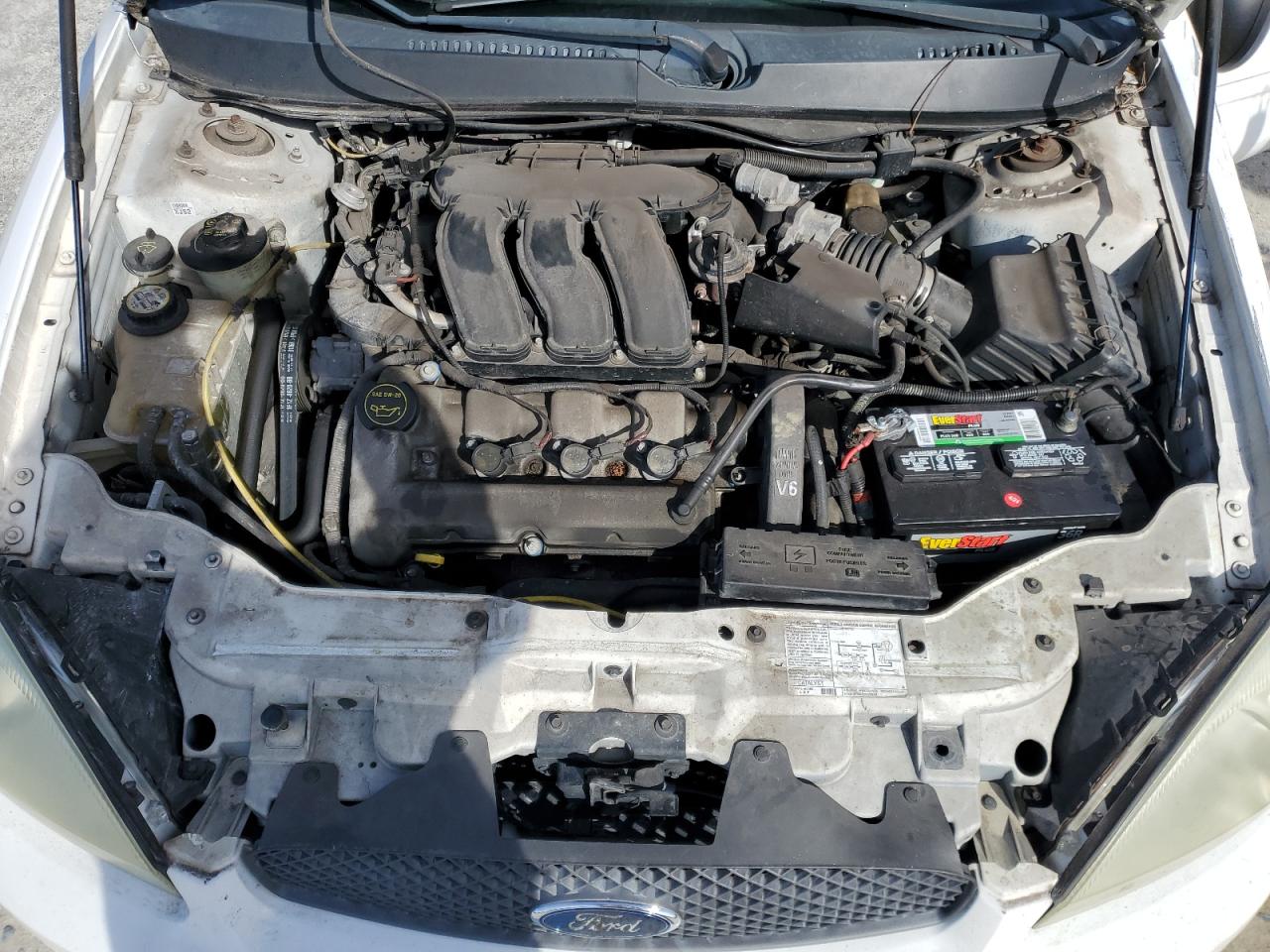 2004 Ford Taurus - Image 12