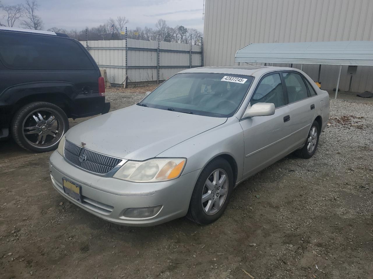 2001 Toyota Avalon - Image 1