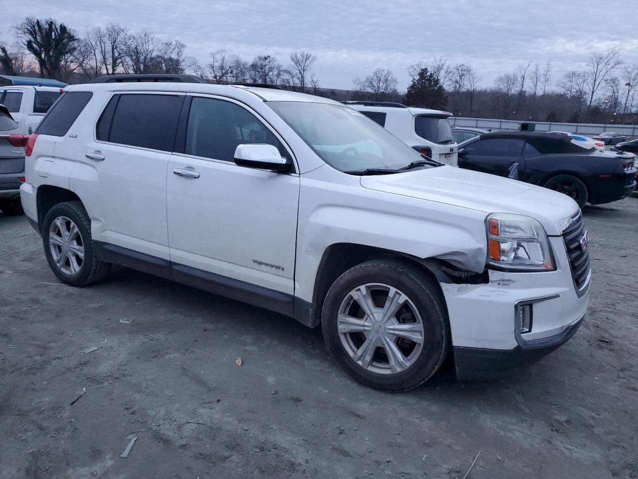 2016 GMC Terrain - Image 4