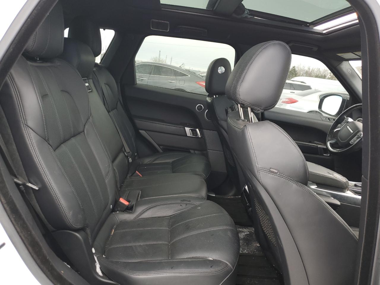 2016 Land Rover Range Rover - Image 11