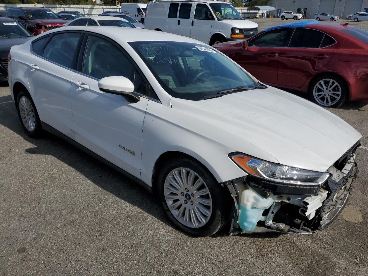 VIN 3FA6P0UU7GR329054 2016 FORD FUSION no.4