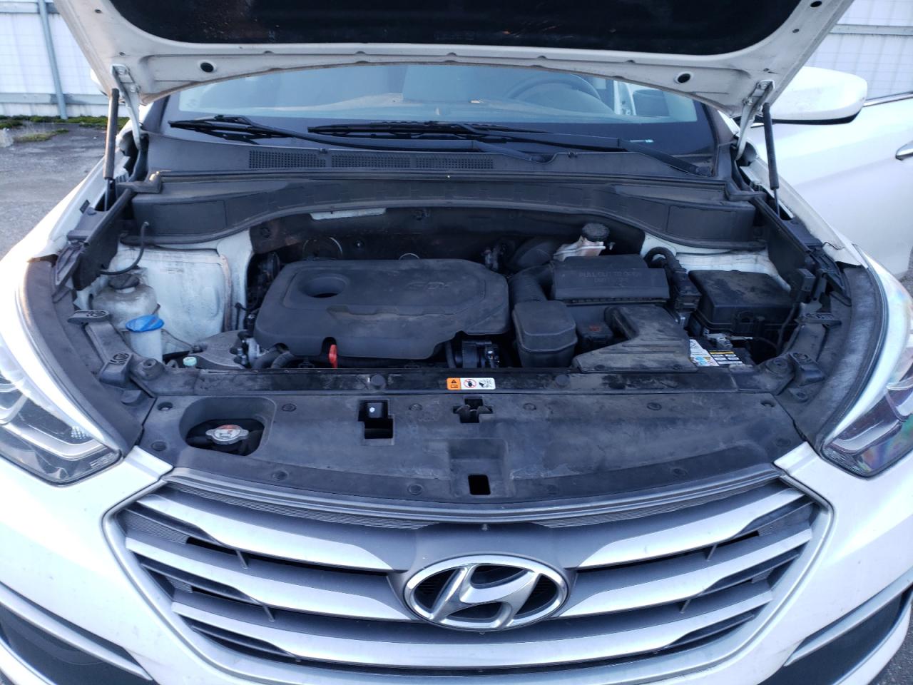 2018 Hyundai Santa Fe - Image 12