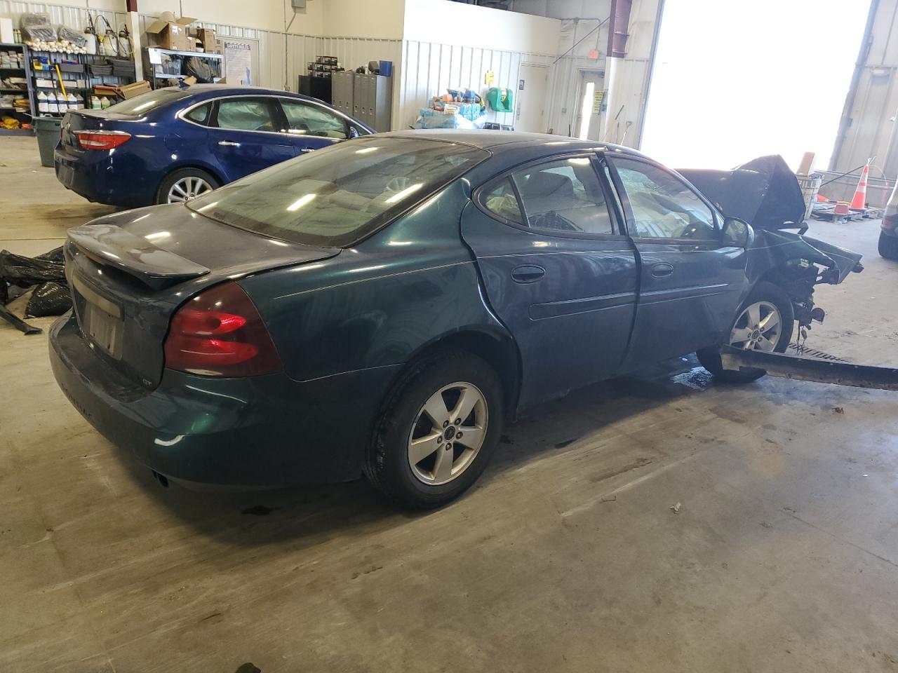 2005 Pontiac Grand Prix - Image 3