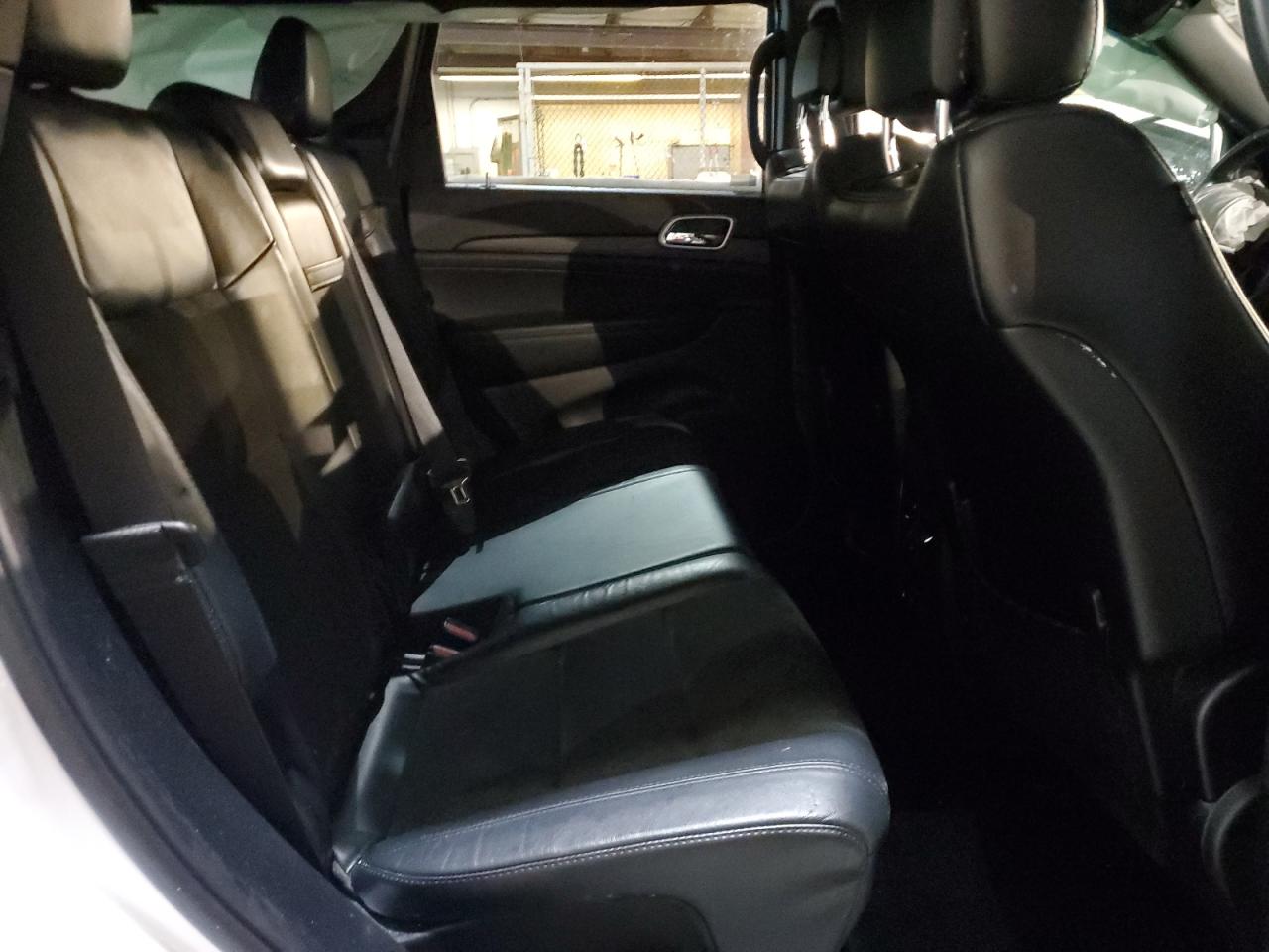 2019 Jeep Grand Cherokee - Image 11