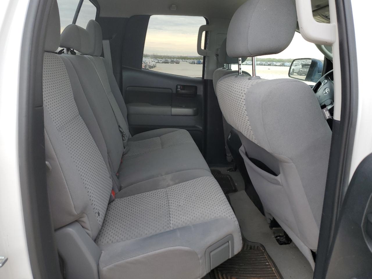2011 Toyota Tundra - Image 10