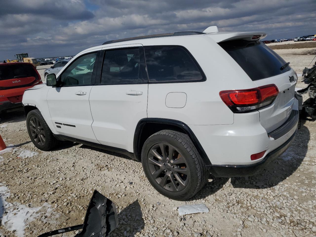 2016 Jeep Grand Cherokee - Image 2