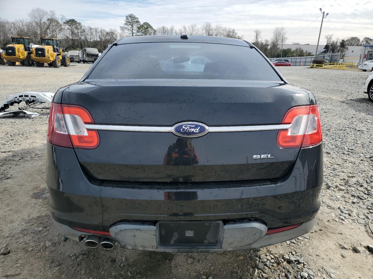 2010 Ford Taurus - Image 6