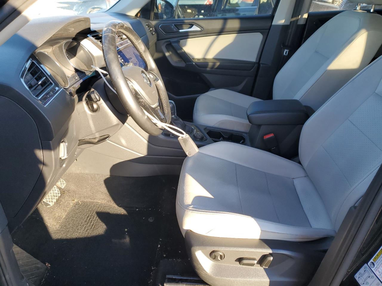 2018 Volkswagen Tiguan - Image 7