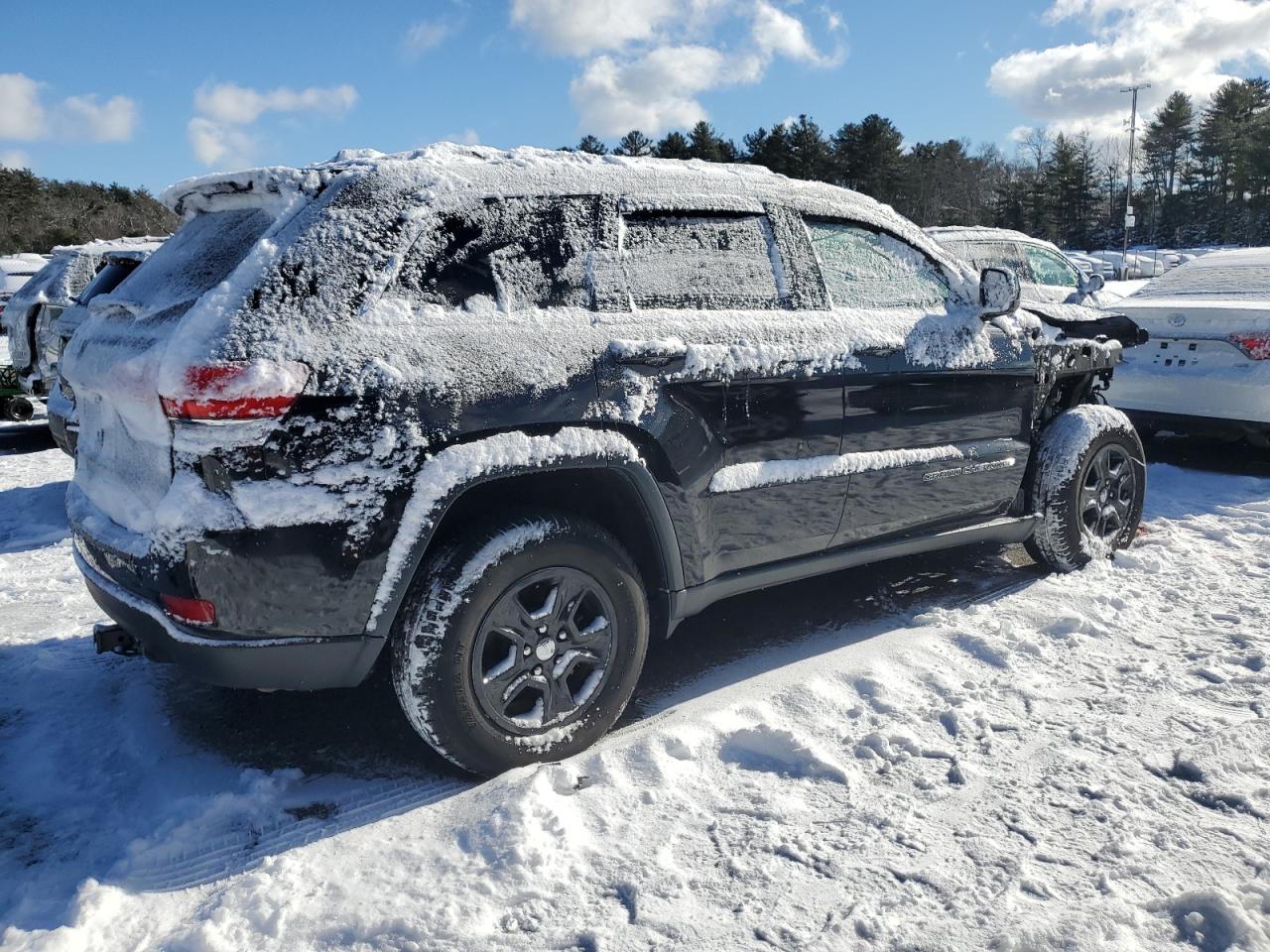 2017 Jeep Grand Cherokee - Image 3