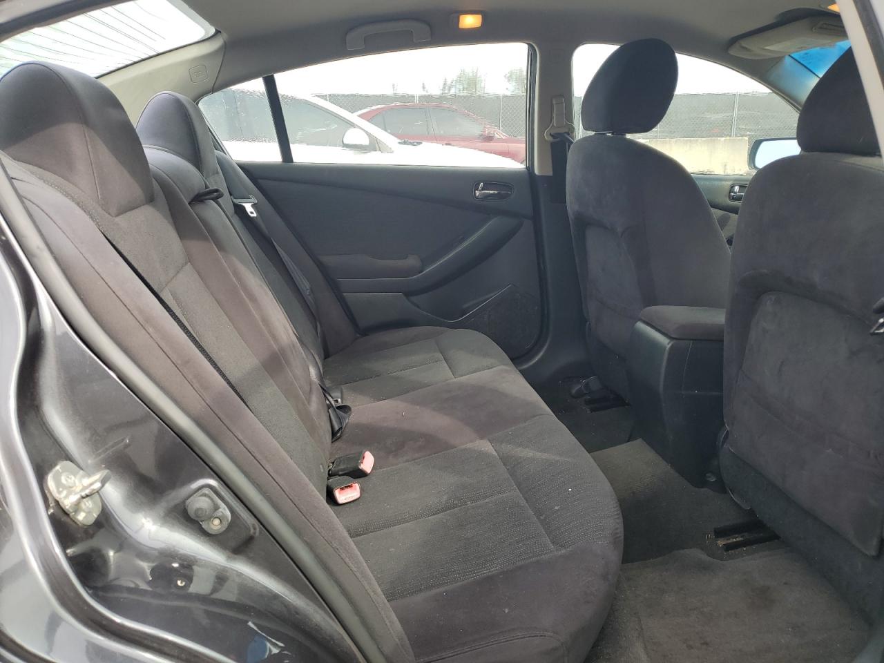 2012 Nissan Altima - Image 10
