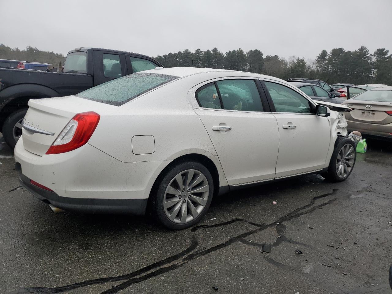 2016 Lincoln MKS - Image 3
