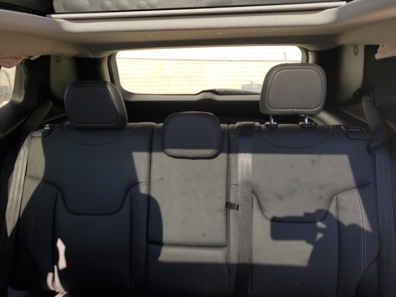 2018 Jeep Renegade - Image 10
