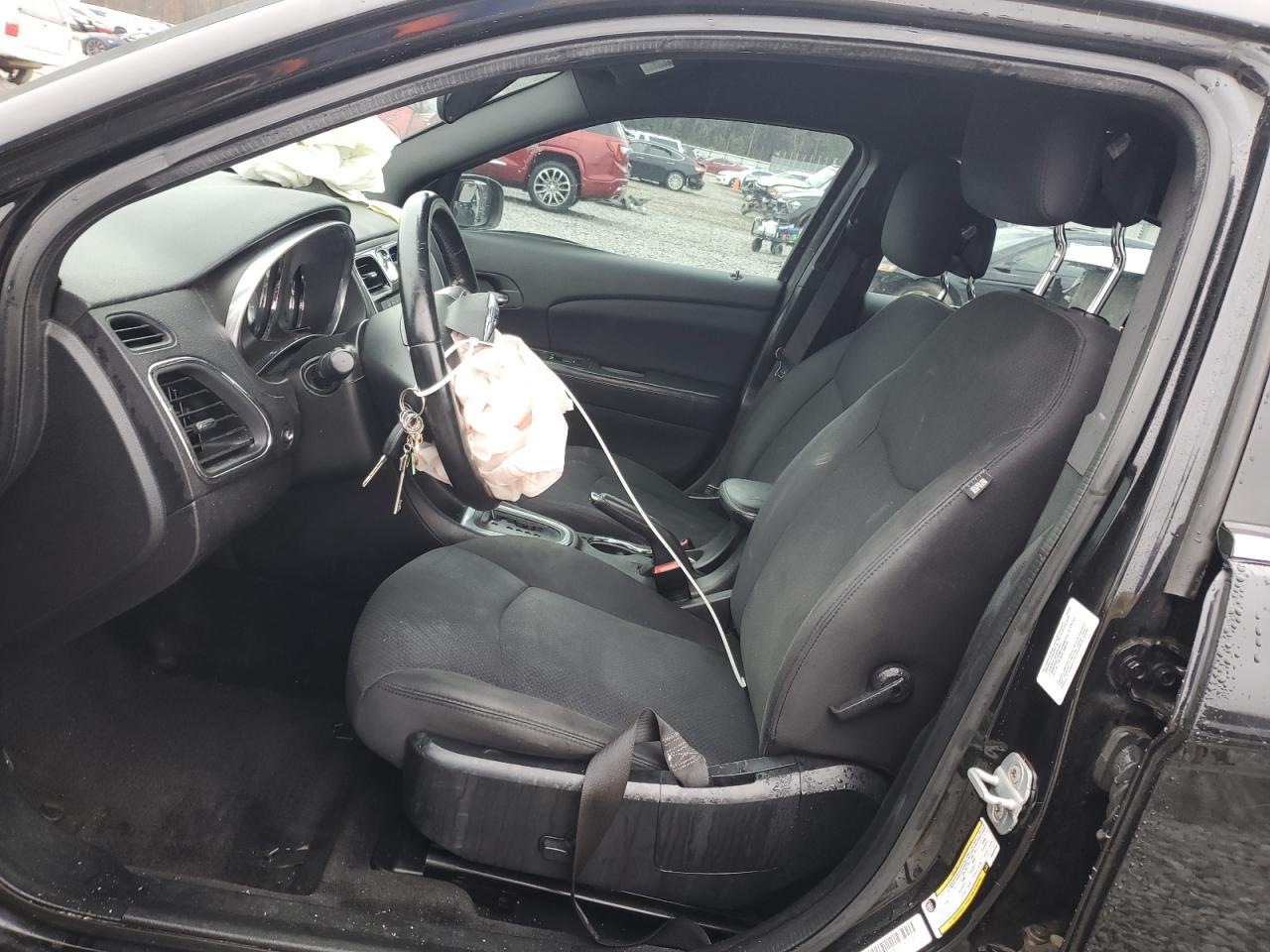 2013 Chrysler 200 - Image 7