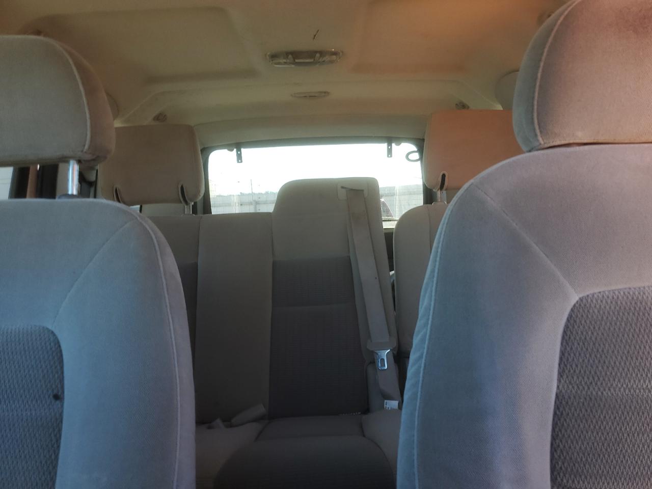2005 Ford Explorer - Image 10
