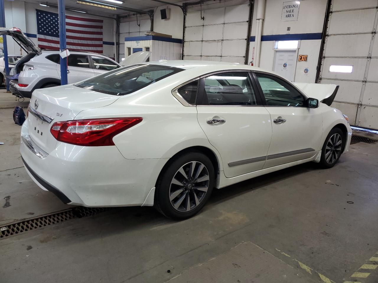 2016 Nissan Altima - Image 3