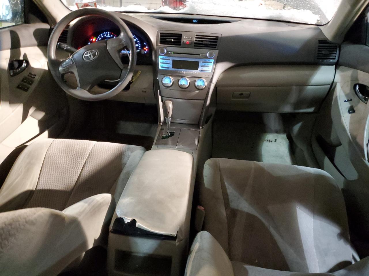 2010 Toyota Camry - Image 8