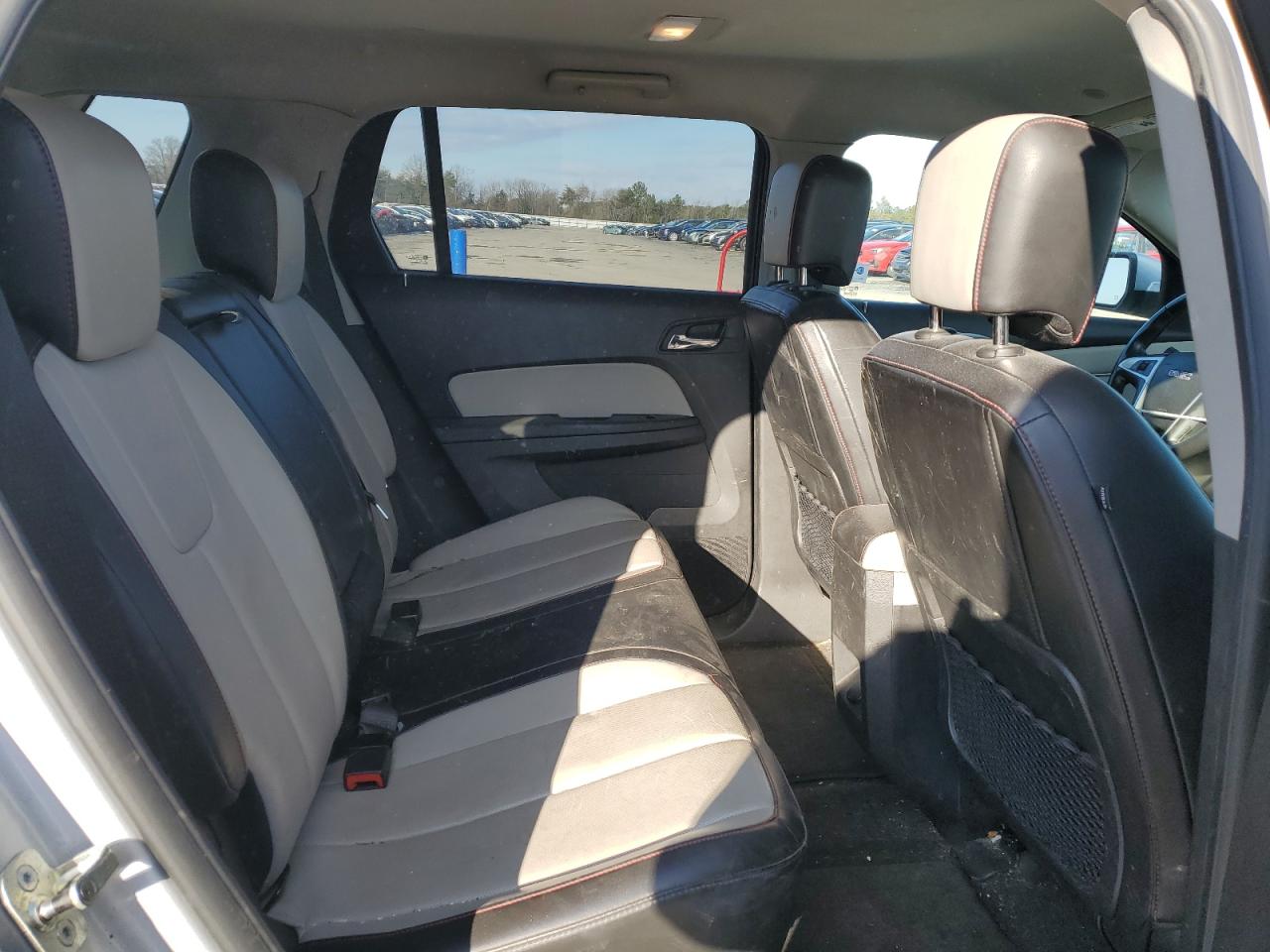 2010 GMC Terrain - Image 11