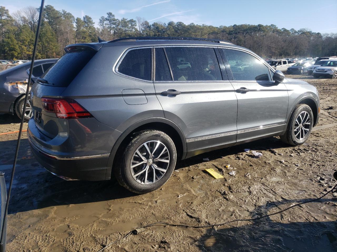 2020 Volkswagen Tiguan - Image 3