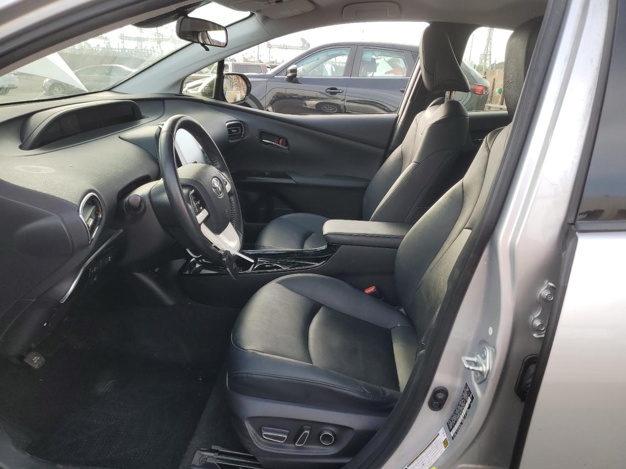 2017 Toyota Prius - Image 7