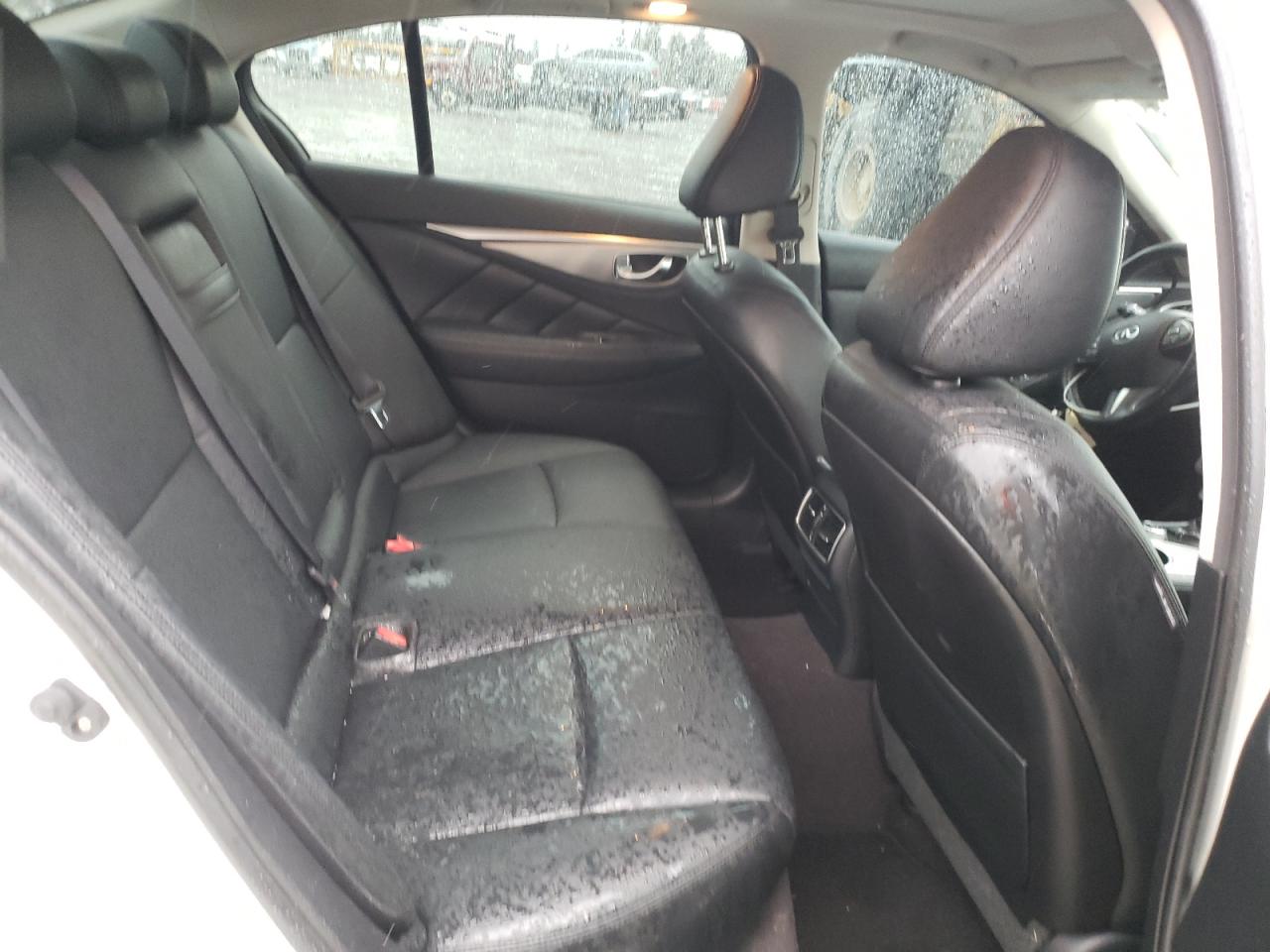 2015 Infiniti Q50 - Image 10