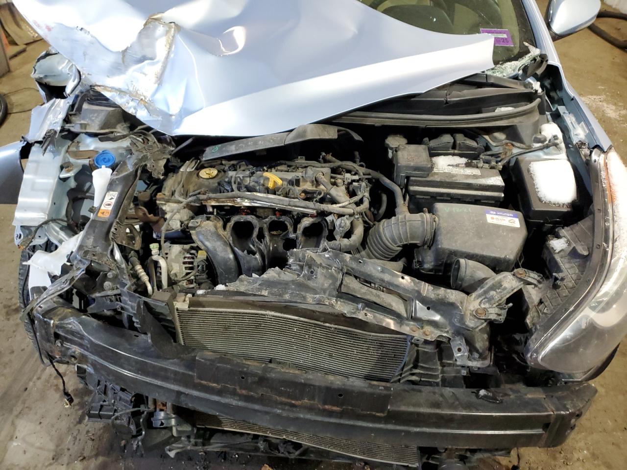 2013 Hyundai Elantra - Image 11