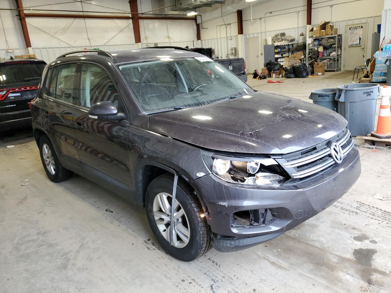 2016 Volkswagen Tiguan - Image 4