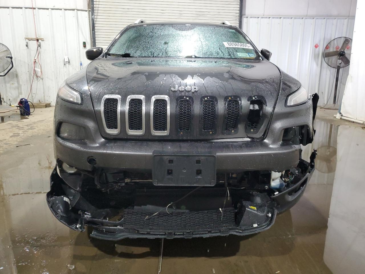 2015 Jeep Grand Cherokee - Image 5