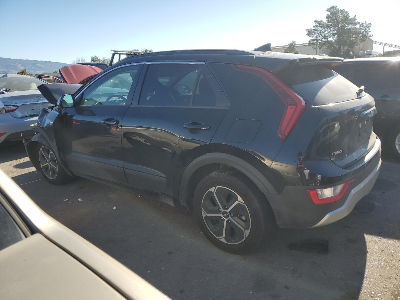 2023 Kia Niro - Image 2