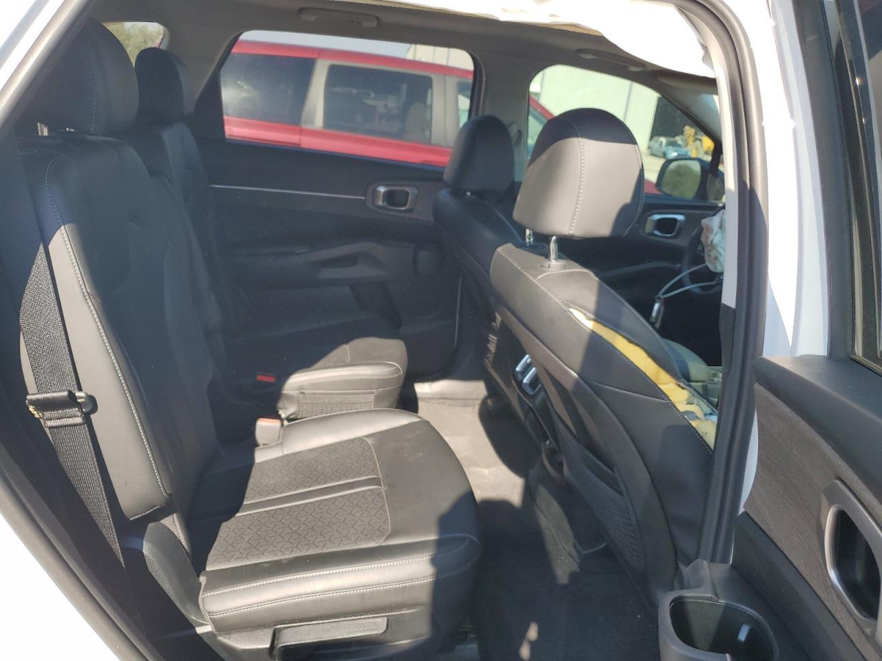 2022 Kia Sorento - Image 11