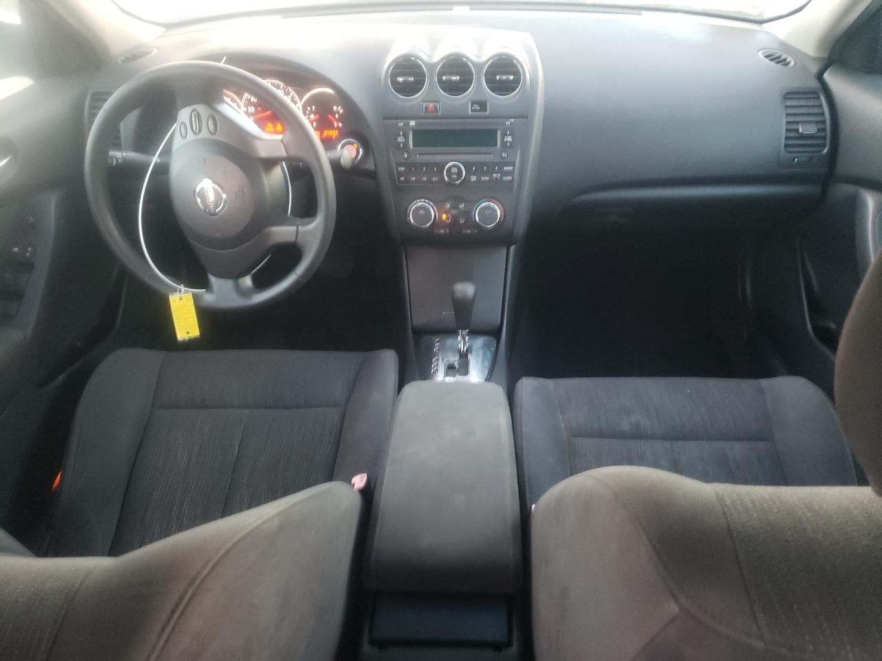 2010 Nissan Altima - Image 8