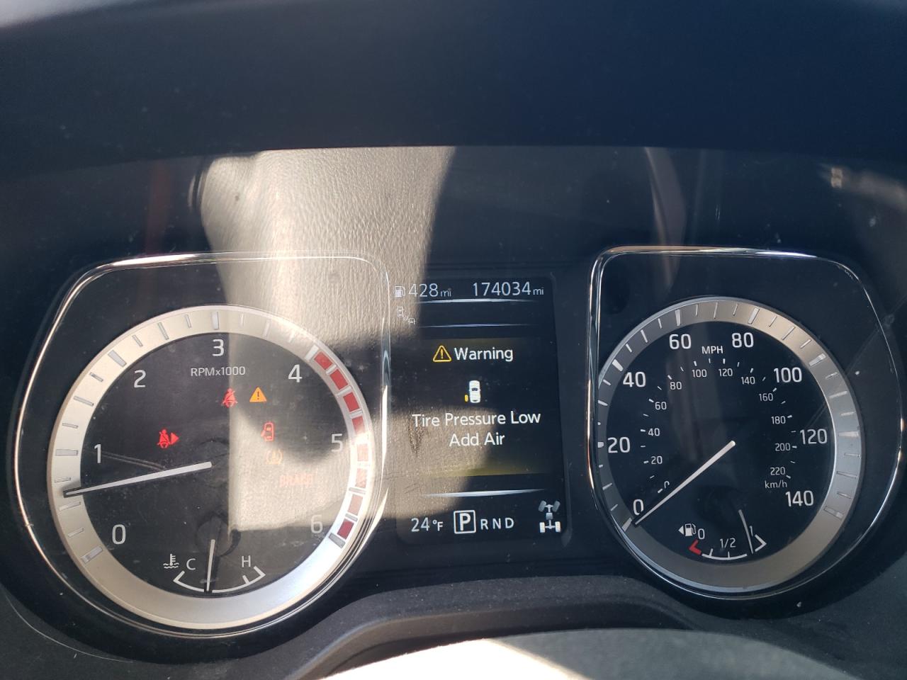 2016 Nissan Titan - Image 9