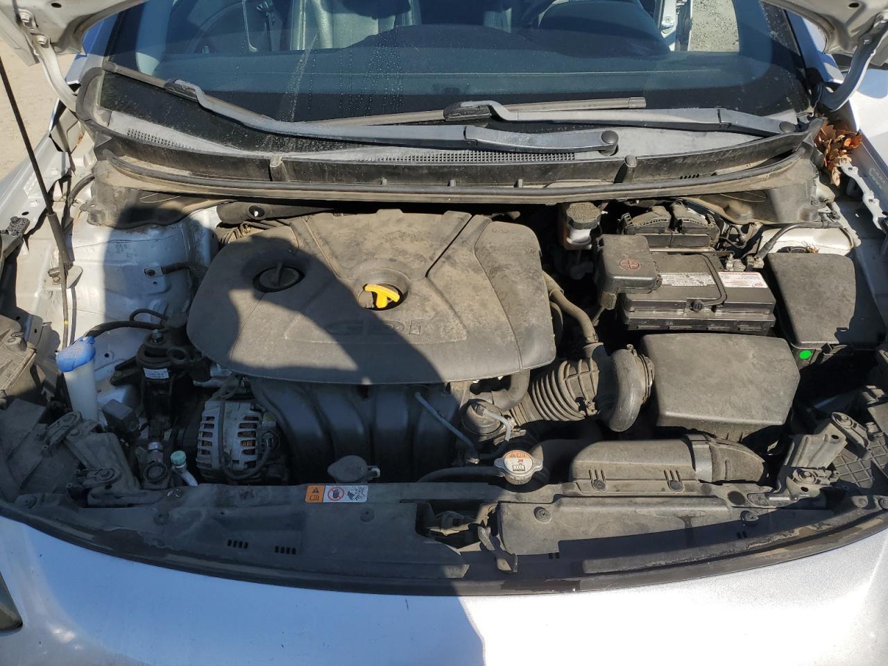 2015 Hyundai Elantra - Image 11
