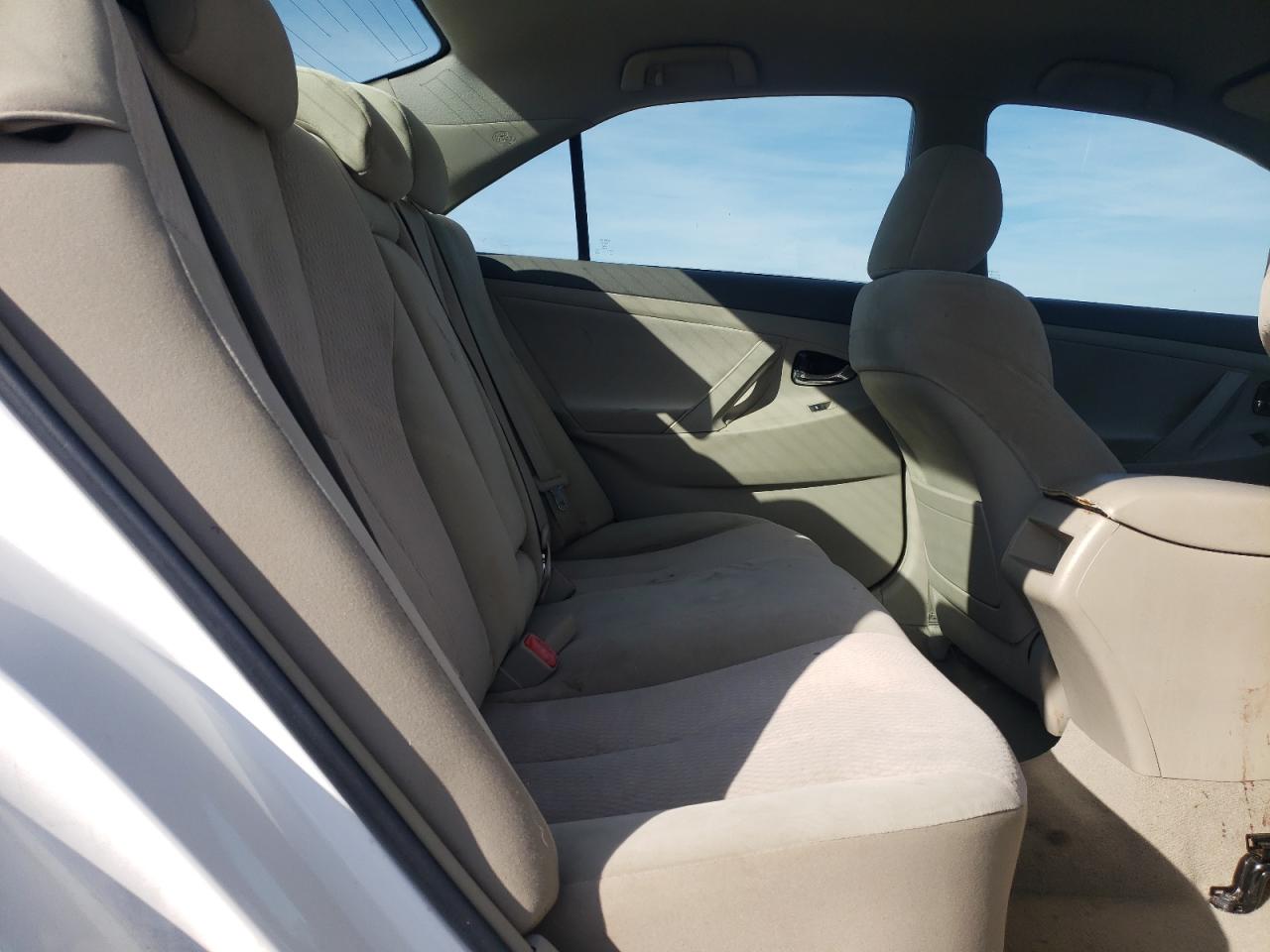 2011 Toyota Camry - Image 10