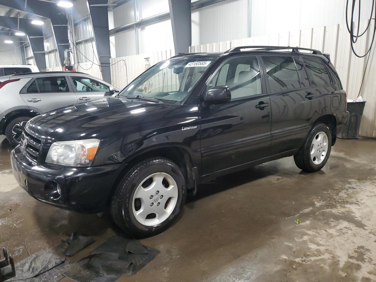 2004 Toyota Highlander - Image 1