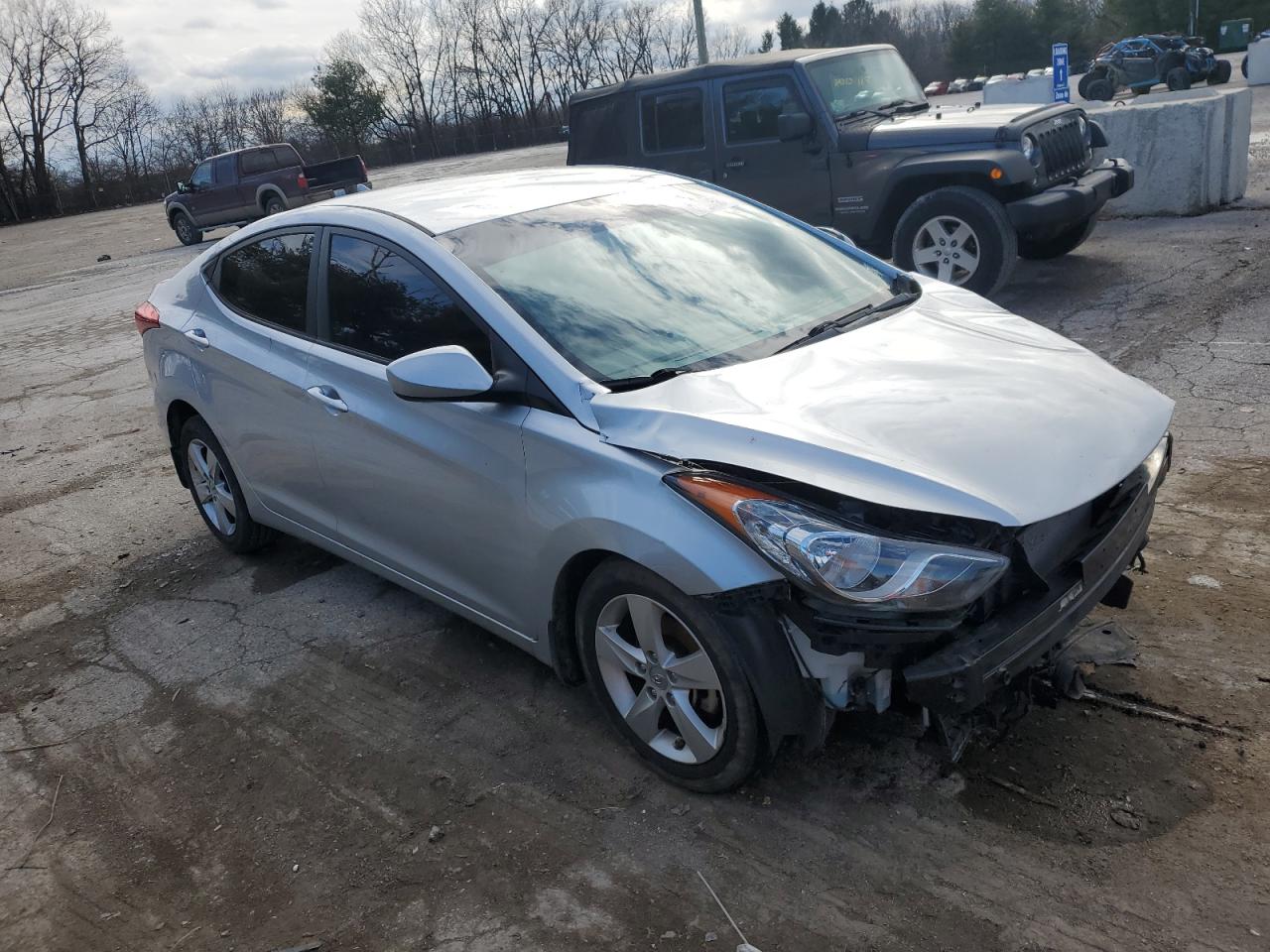 2013 Hyundai Elantra - Image 4
